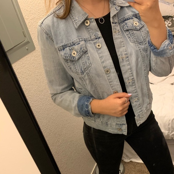 DENIM JACKET!!! SIZE MEDIUM - Picture 1 of 6